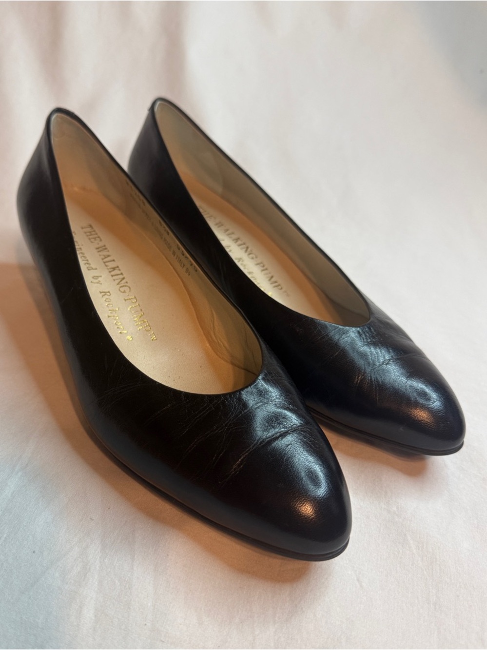 The Walking Pump by Rockport Black Pointed-Toe Leather 8.5 B